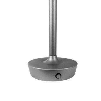 Dyberg Larsen LED dobíjacia stolová lampa Flow, strieborná, výška 25 cm