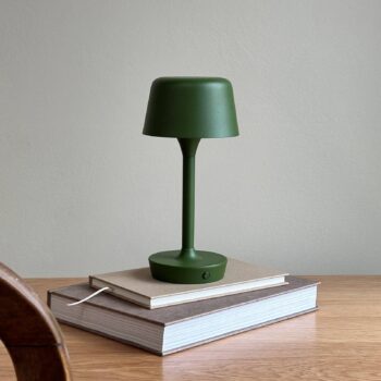 Dyberg Larsen LED dobíjacia stolová lampa Flow, zelená, výška 25 cm