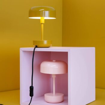 Dyberg Larsen LED dobíjacia stolová lampa Haipot, ružová, stmievateľná