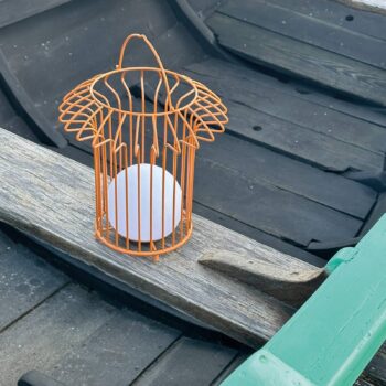 Dyberg Larsen LED dobíjacia stolová lampa Kôš, terakota, kov