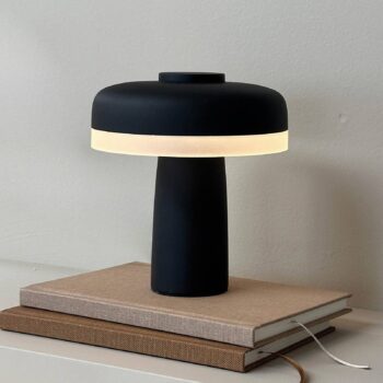 Dyberg Larsen LED dobíjacia stolová lampa Porter, čierna, 16 cm