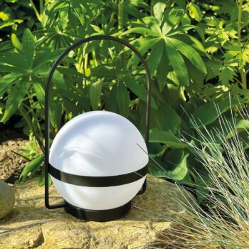 Dyberg Larsen LED solárna lampa Summer, biela/čierna výška 26 cm