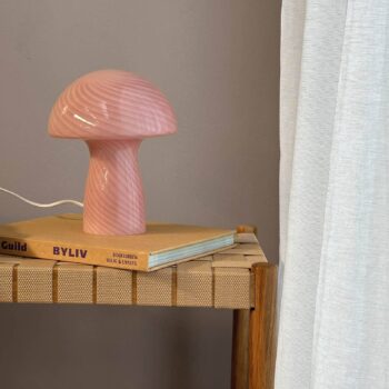 Dyberg Larsen Stolná lampa Mushroom, ružová, výška 23 cm, sklo
