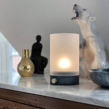 Dyberg Larsen Stolová LED lampa Cozy, výška 20,5 cm, betón