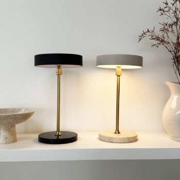 Dyberg Larsen Stolová LED lampa Moonlight, béžová
