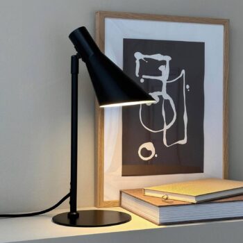 Dyberg Larsen stolová lampa DL12, čierna, výška 39,5 cm, kov