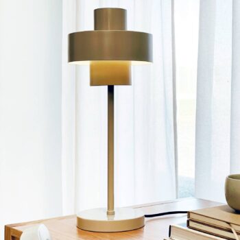 Dyberg Larsen stolová lampa Stoke, sivá, výška 49,5 cm