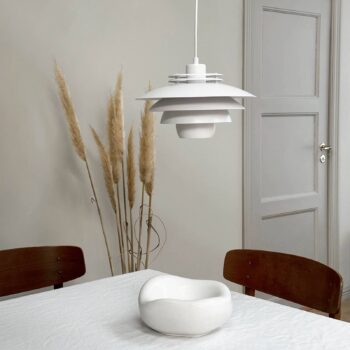 Dyberg Larsen závesná lampa Ejka mini, biela, Ø 30 cm, kov