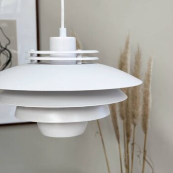 Dyberg Larsen závesná lampa Ejka mini, biela, Ø 30 cm, kov
