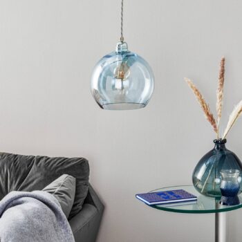 EBB & FLOW Rowan závesná lampa modrá striebro Ø 22