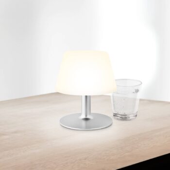 EVA Solo SunLight LED solárna stolová lampa 16 cm opál