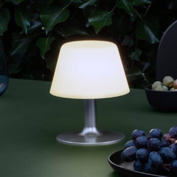 EVA Solo SunLight LED solárna stolová lampa 16 cm opál