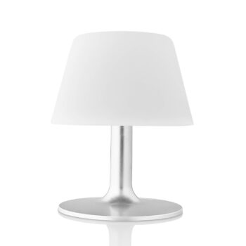 EVA Solo SunLight LED solárna stolová lampa 16 cm opál