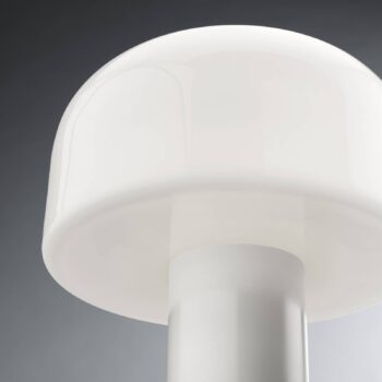 FLOS Bellhop Glass T stolová lampa, biela, výška 34 cm, stmievateľná