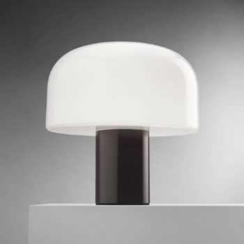 FLOS Bellhop Glass T stolová lampa, čokoládovo hnedá, výška 34 cm