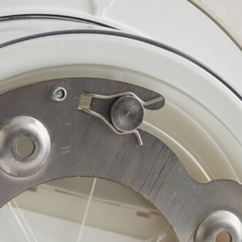 FLOS Camouflage 240 – vonkajšie LED svetlo kameň