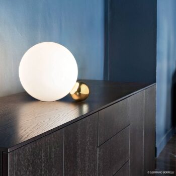 FLOS Copycat – stolná LED lampa, zlatá