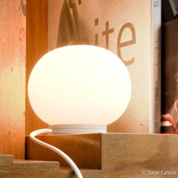 FLOS Glo-Ball Basic Zero - biela stolová lampa