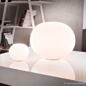 FLOS Glo-Ball Basic Zero - biela stolová lampa