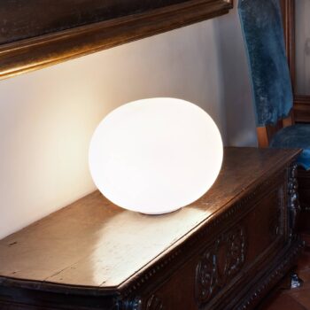 FLOS Glo-Ball Basic Zero - biela stolová lampa