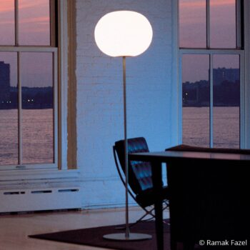 FLOS Glo-Ball Floor 2 stojaca lampa, matná strieborná