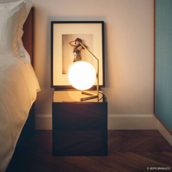 FLOS IC T1 Nízka dizajnová stolová lampa mosadznej farby