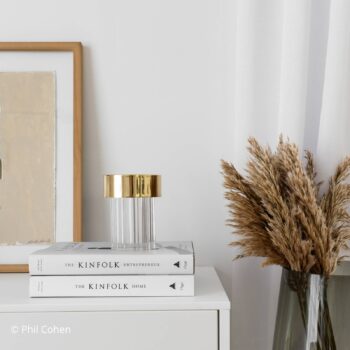 FLOS LED dobíjacia stolová lampa Last Order, rebrovaná, zlatá, IP20