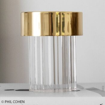 FLOS LED dobíjacia stolová lampa Last Order, rebrovaná, zlatá, IP20