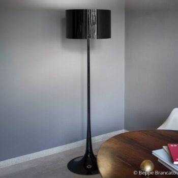 FLOS Spun Light F - čierna stojacia lampa