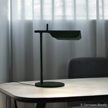 FLOS Tab stolová LED lampa, čierna