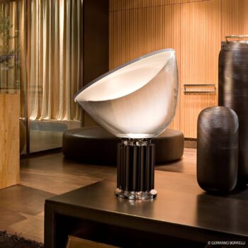 FLOS Taccia stolná lampa, čierna