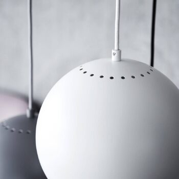 FRANDSEN Guľová závesná lampa, Ø 25 cm, matná biela
