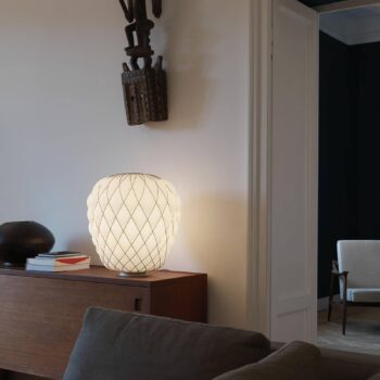 Fontana Arte Pinecone stolná lampa mliečne sklo