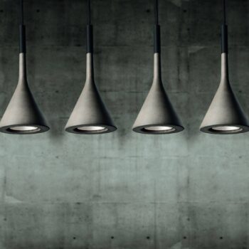 Foscarini Aplomb Mini závesná lampa z betónu, sivá