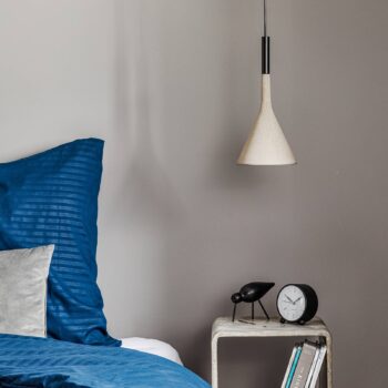 Foscarini Aplomb závesné svietidlo z betónu, sivé