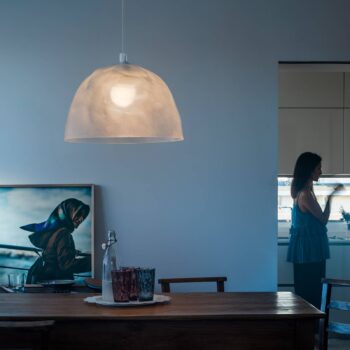 Foscarini Bump závesná lampa biela s efektom mrazu