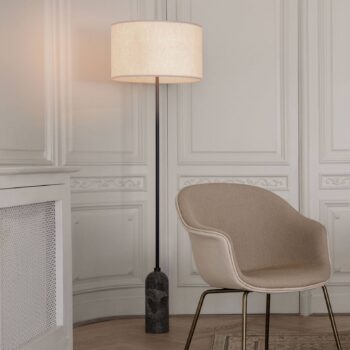 GUBI Gravity stojaca lampa sivá mramorovaná/krém