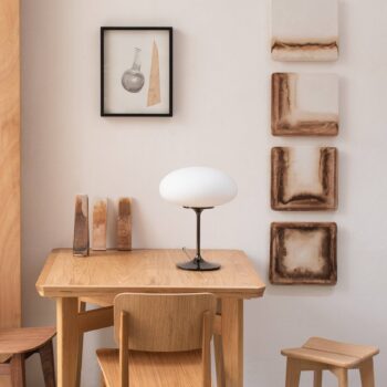 GUBI Stemlite stolná lampa, čierno-chrómová, 42 cm