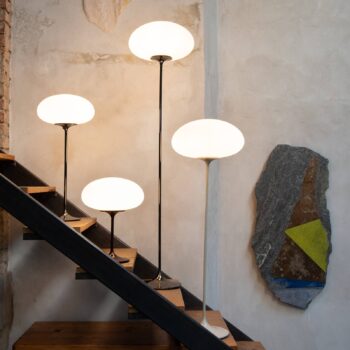 GUBI Stemlite stolná lampa, čierno-chrómová, 42 cm
