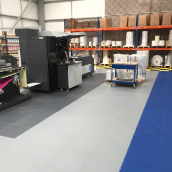 Gerflor Vinylový modulový štvorec R-Tile 7045 Light Grey - 50,3x50,3 cm