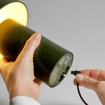HAY PC Prenosná stolná LED lampa s dobíjacou batériou, olivová