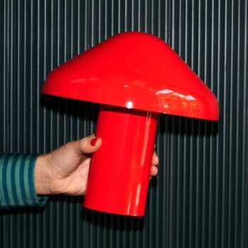 HAY Pao Prenosná stolná LED lampa s dobíjacou batériou červená