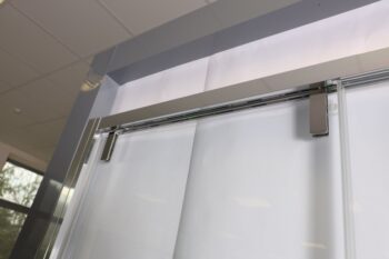 HOPA - Sprchové dvere ADRA - Farba rámu zásteny - Hliník leštený, Rozmer A - 150, Smer zatváranie - Pravé (DX), Výplň - Číre bezpečnostné sklo - 8 mm BCADRA15CC