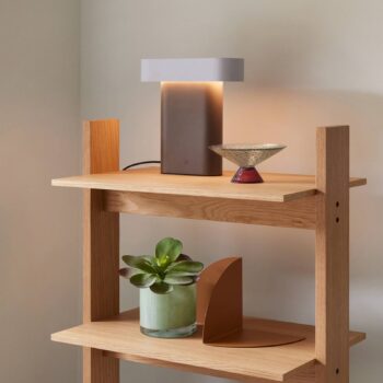 HÜBSCH LED stolová lampa Sleek, hnedá/svetlosivá liatina, PC