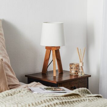 HerzBlut Tre stolná lampa, olejovaný dub, 42 cm