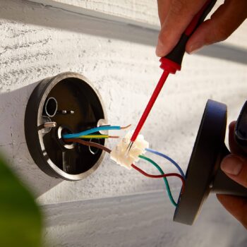 Hue White+Color Econic nástenné svietidlo dole