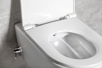 ISVEA - INFINITY CLEANWASH závesná WC misa, integrovaný ventil a bidetová spŕška, Rimless, 36,5x53cm, biela 10NFS1001I