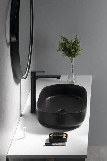 ISVEA - INFINITY OVAL keramické umývadlo na dosku, 55x36cm, matna čierna 10NF65055-2N