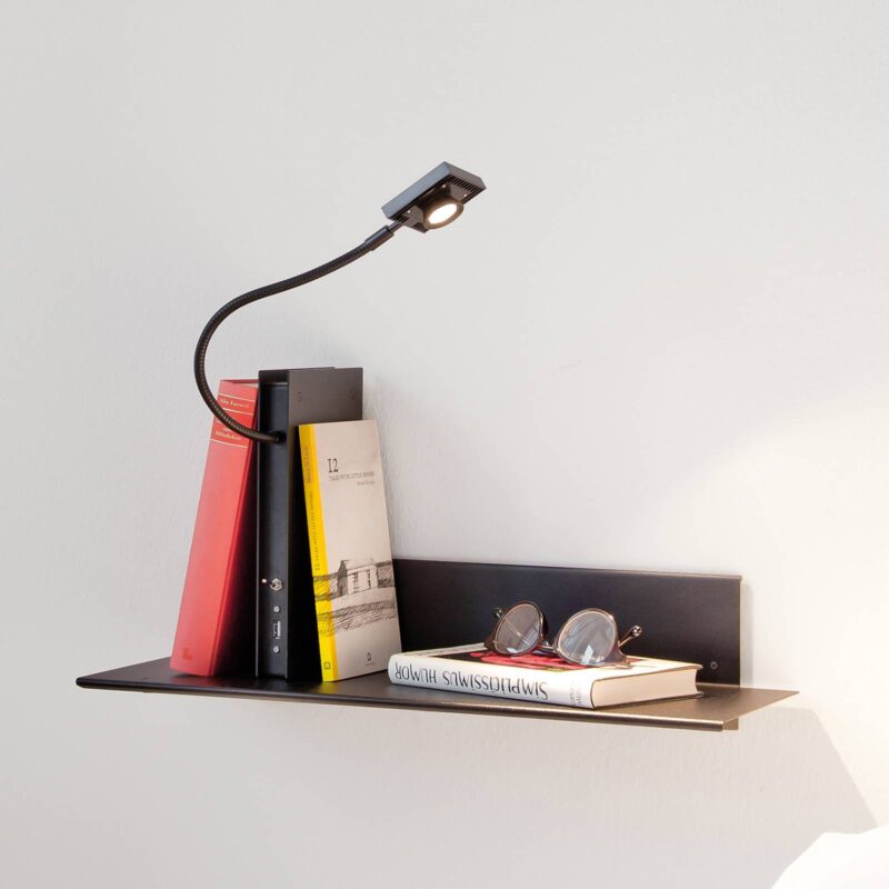 Ingo Maurer Oskar on the Shelf, čierne, vpravo Ingo Maurer Oskar on the Shelf, čierne, vpravo