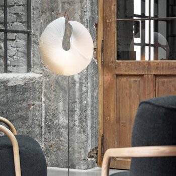 Ingo Maurer Yoruba Rose Floor stojaca LED lampa